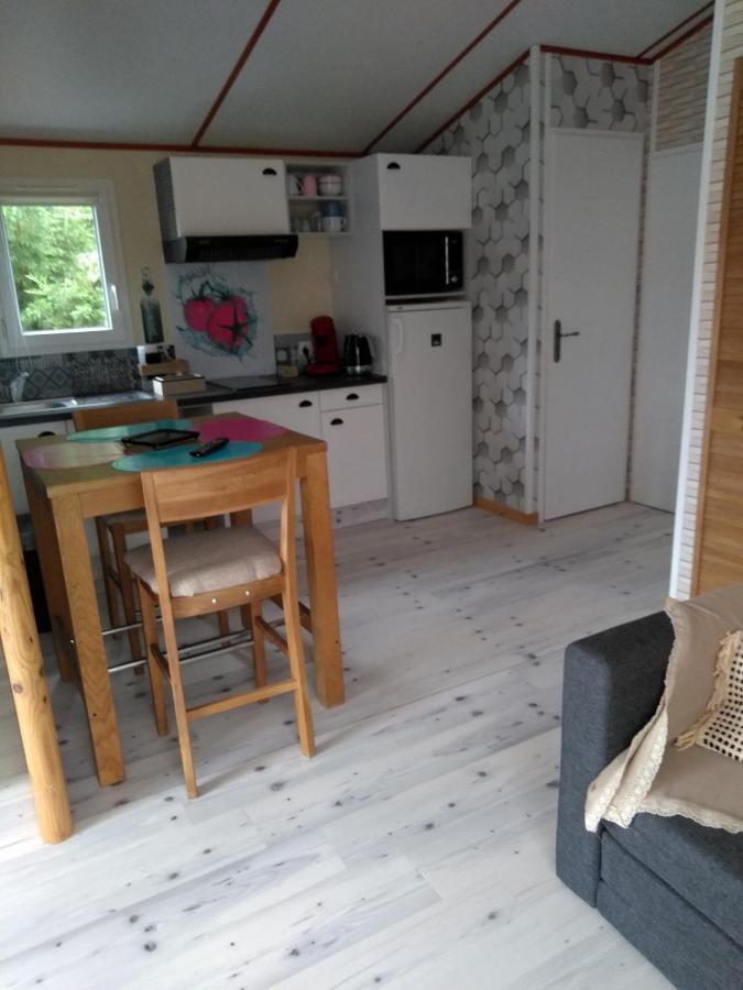Le Haut Village Chambre D'Hotes Mobi-Loft Cosy Sauna ,Douche ,Chromotherapie Arrest Exteriör bild