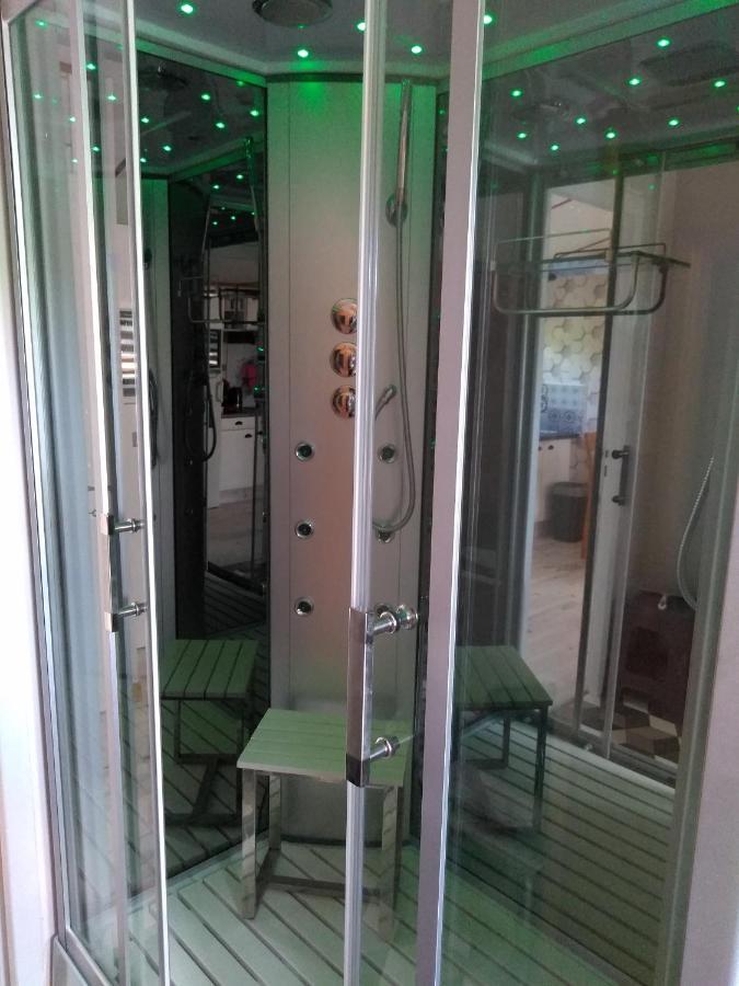 Le Haut Village Chambre D'Hotes Mobi-Loft Cosy Sauna ,Douche ,Chromotherapie Arrest Exteriör bild